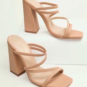 Cream Colored Box Heels Size 7